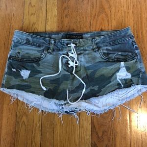 Billabong lace up camo shorts